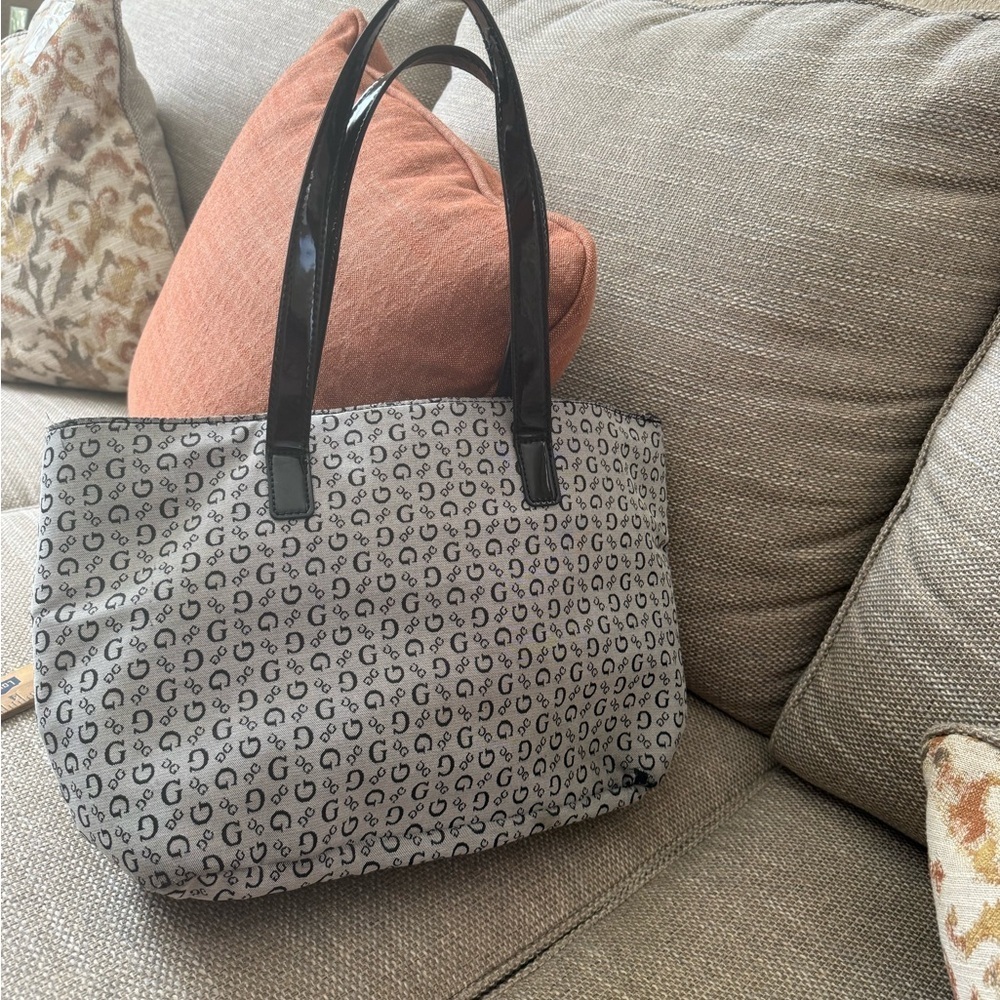 Guess Handbag - Picture 2 of 7